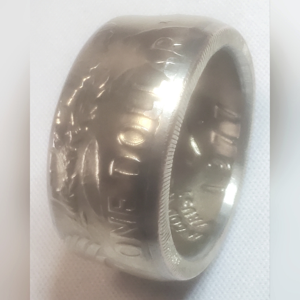 1977 Eisenhower one dollar coin ring